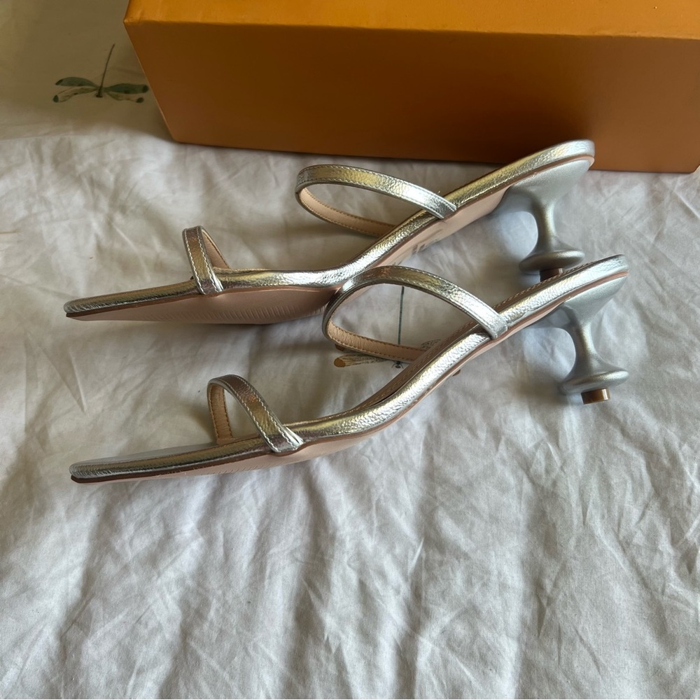 Chase + Chloe Silver Maribel kitten heels - Picture 4 of 8